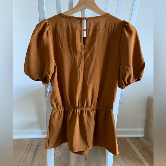 NWT. NINE WEST Size XS - Picture 2 of 3